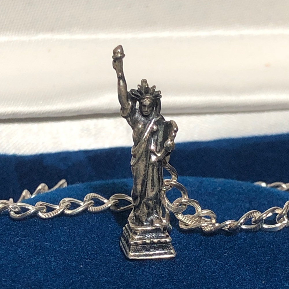 Estate Sterling Silver 925 Chain Bracelet w Statue of Liberty Charm USA 🇺🇸 NYC - Picture 3 of 9
